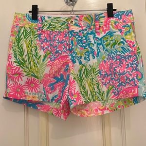 Lilly Pulitzer Callahan shorts in Lovers Coral print